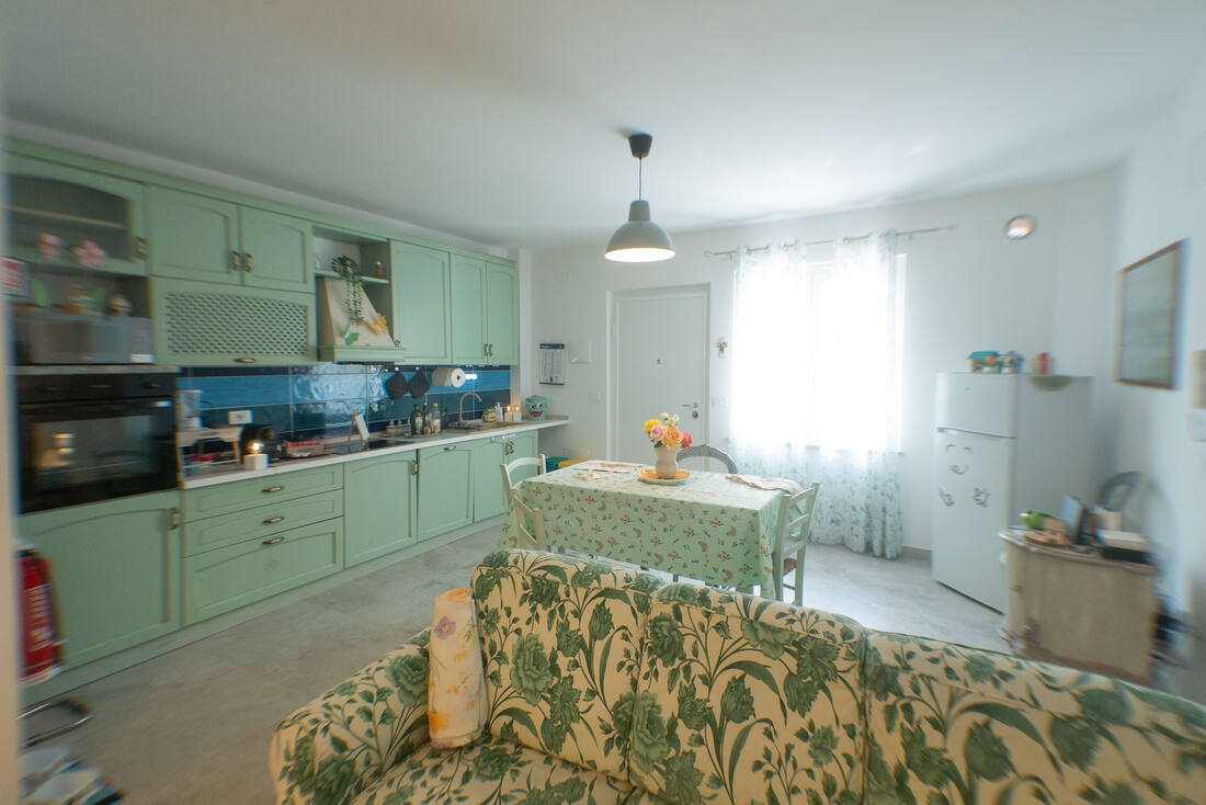 Cucina e zona pranzo vista d'insieme